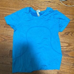 perfect condition lulu lemon swiftly tee